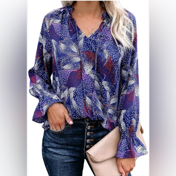 Collective Concepts Tops - Collective Concepts Boho-Style Loose Blouse V-Neckline Tie Neck Detail Small